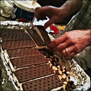 image from http://theresalargusa.typepad.com/.a/6a01348084d007970c01901ca5d1b5970b-pi